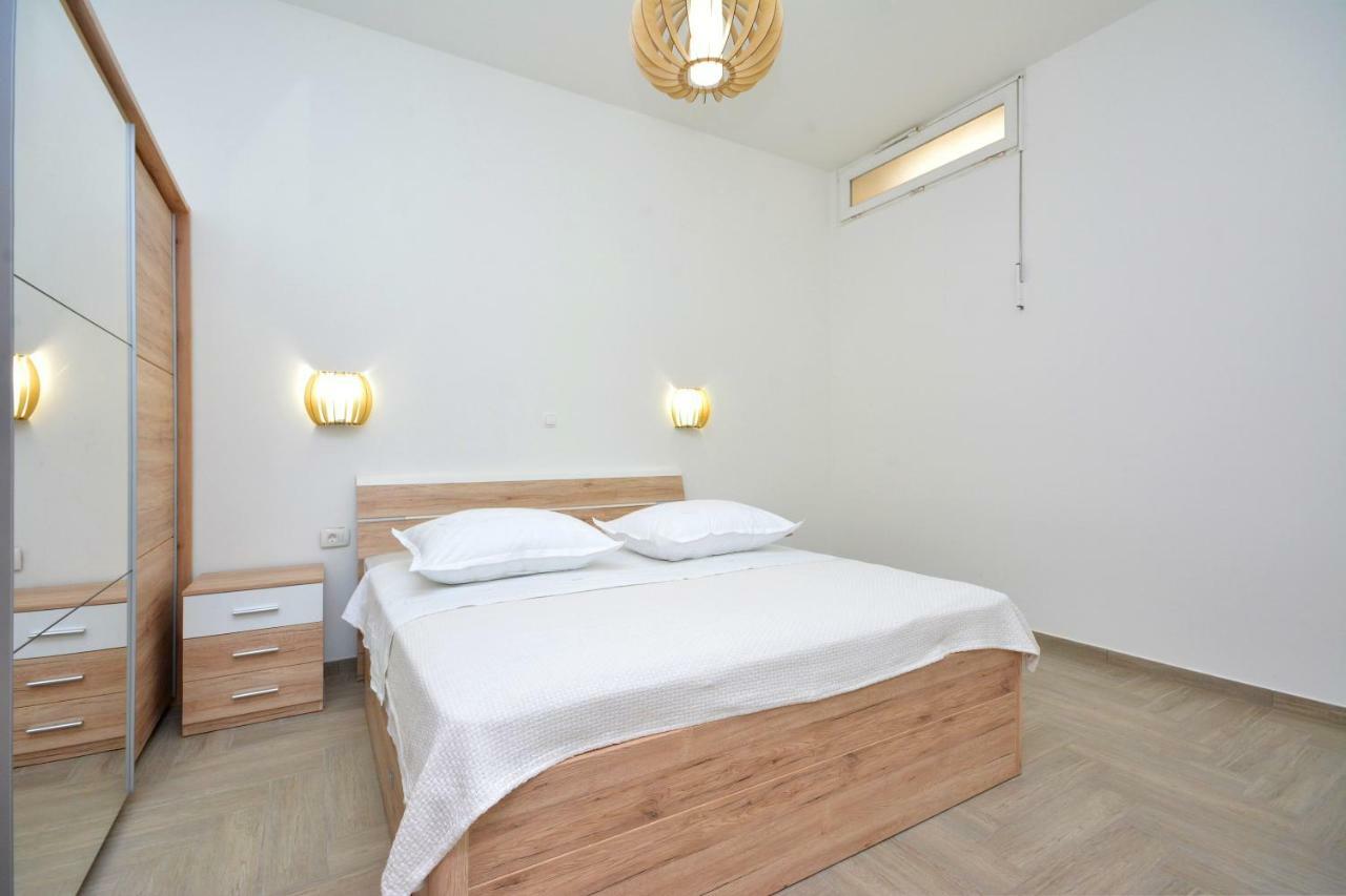 Apartman Lucic Apartamento Split Exterior foto