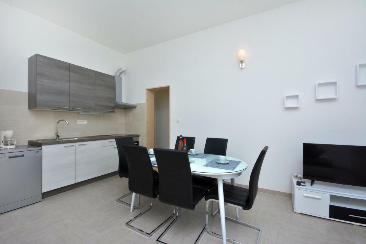 Apartman Lucic Apartamento Split Exterior foto