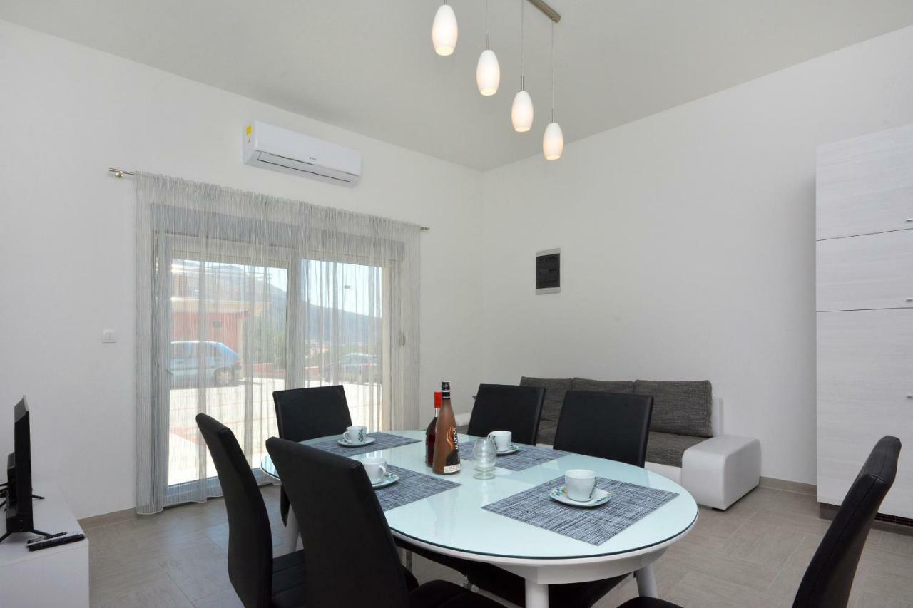 Apartman Lucic Apartamento Split Exterior foto
