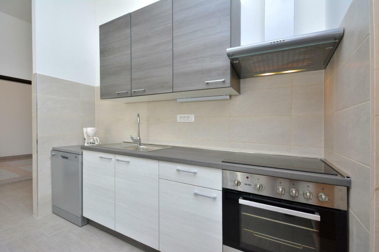 Apartman Lucic Apartamento Split Exterior foto